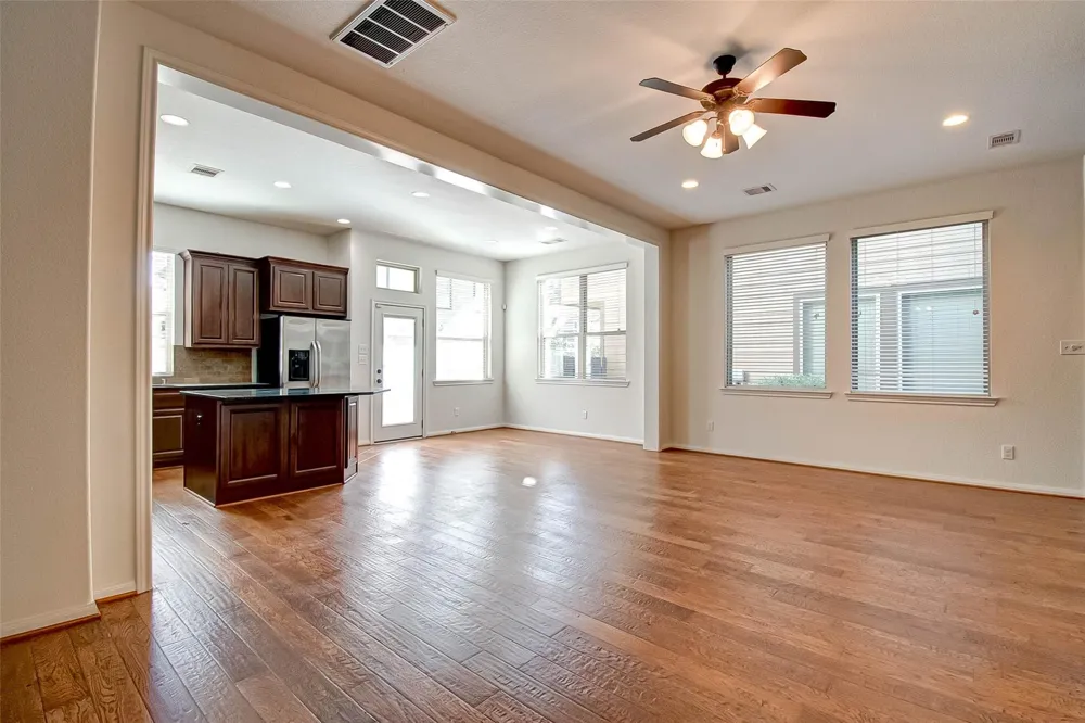 20 Cheswood Manor Court The Woodlands, TX 77382