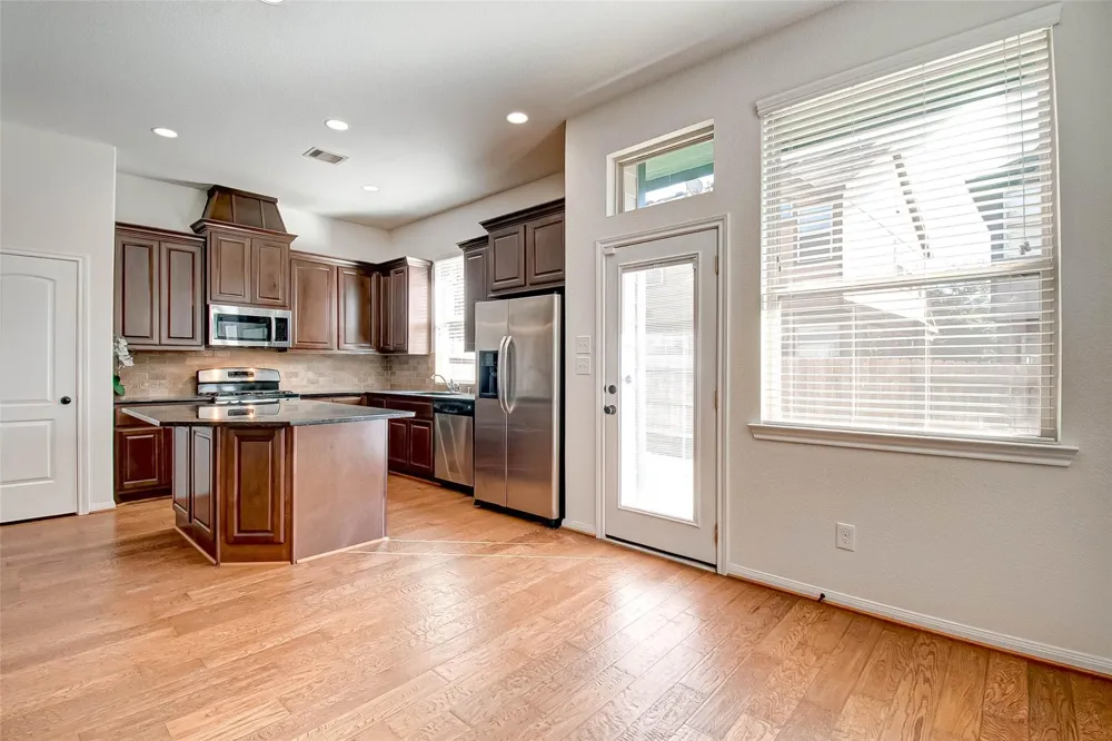 20 Cheswood Manor Court The Woodlands, TX 77382