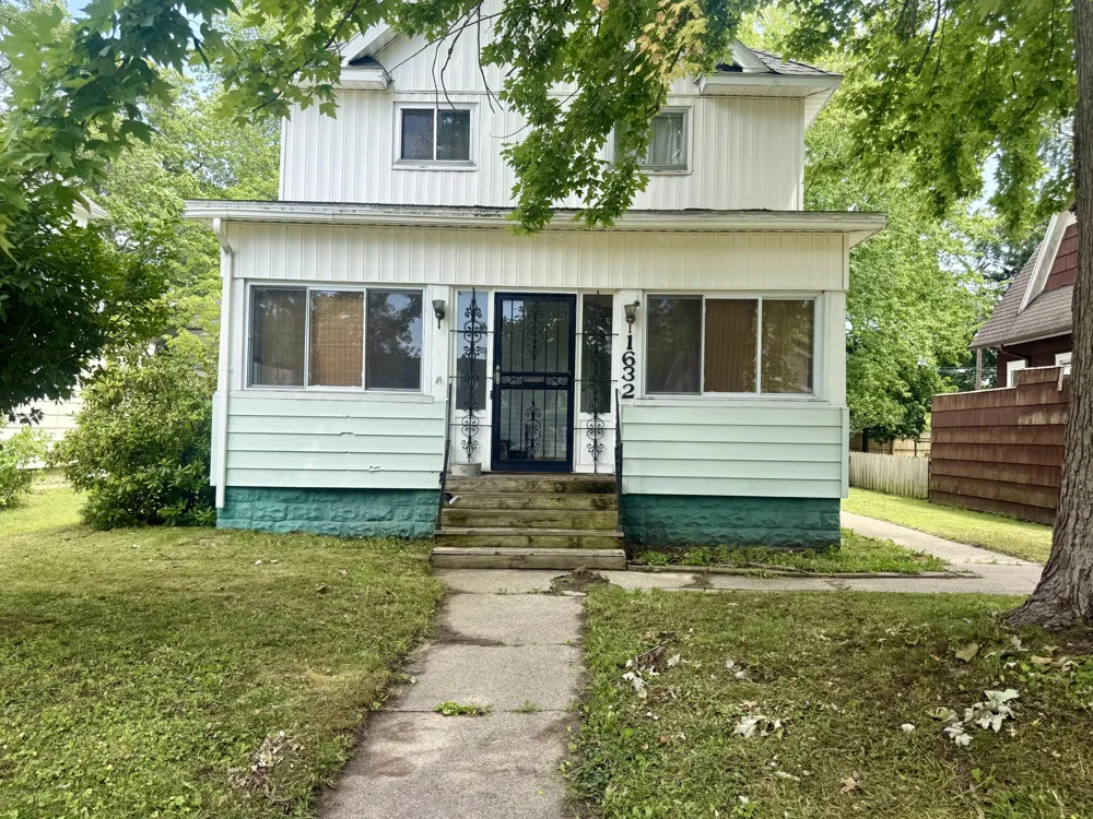 1632 5th Street Muskegon, MI 49441