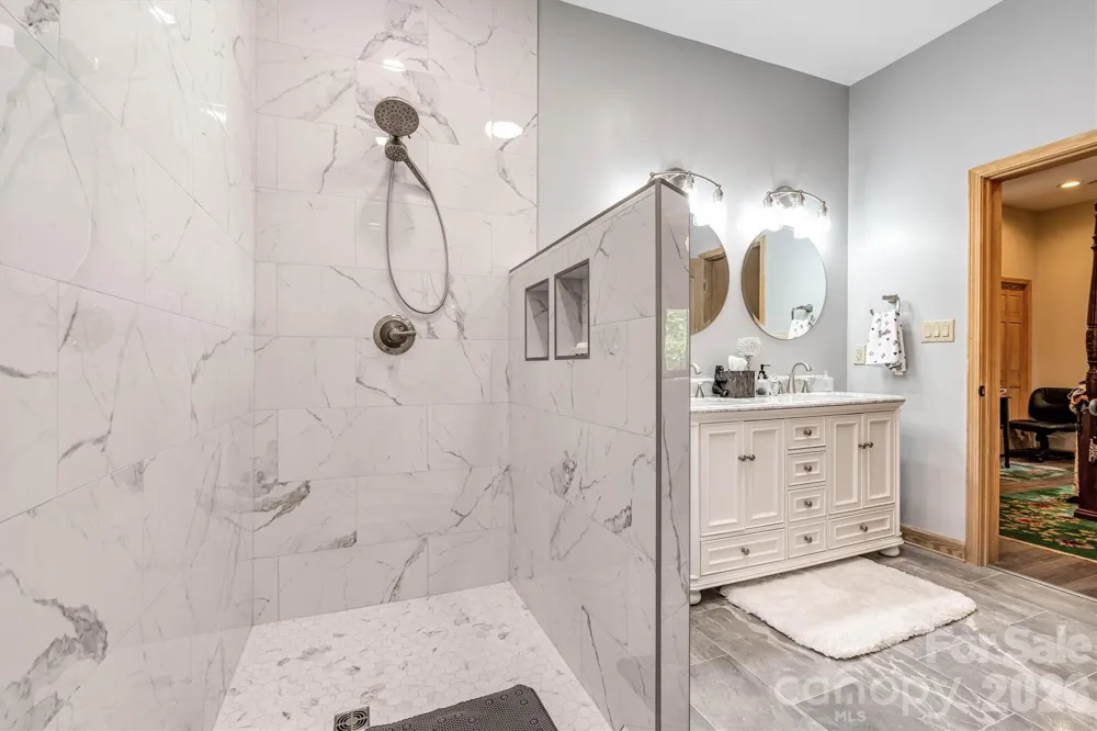189 Edgewater Point NW #227 Valdese, NC 28690