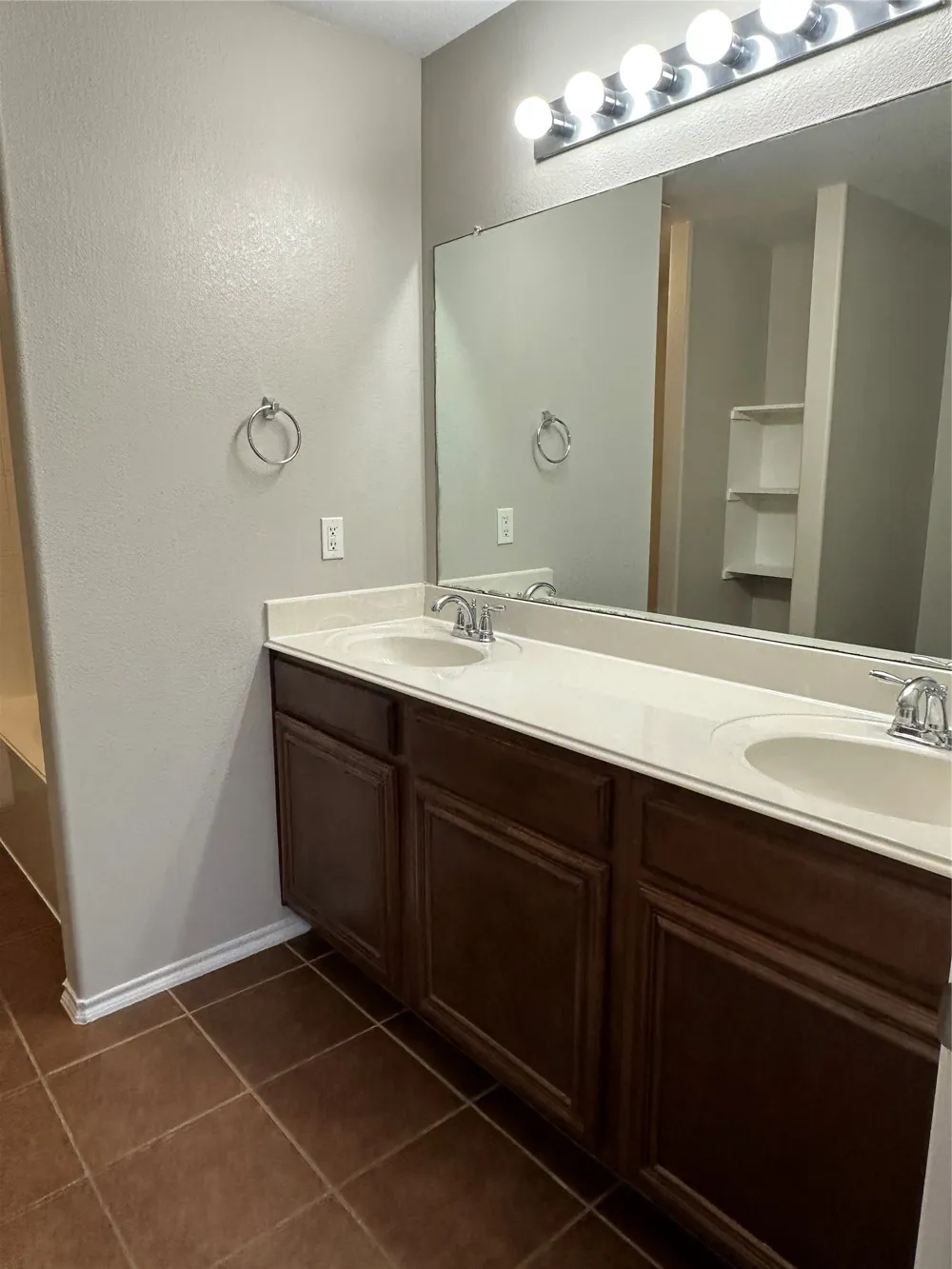 2031 Allyson Drive Heartland, TX 75126