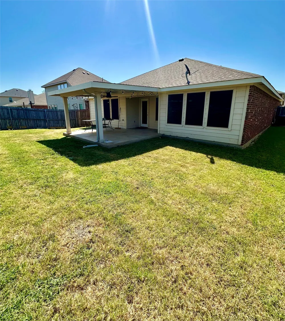 2031 Allyson Drive Heartland, TX 75126
