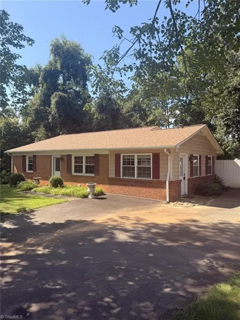 122 Redwood Bend