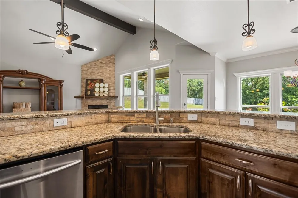 19623 Dove Ridge Drive Lindale, TX 75771
