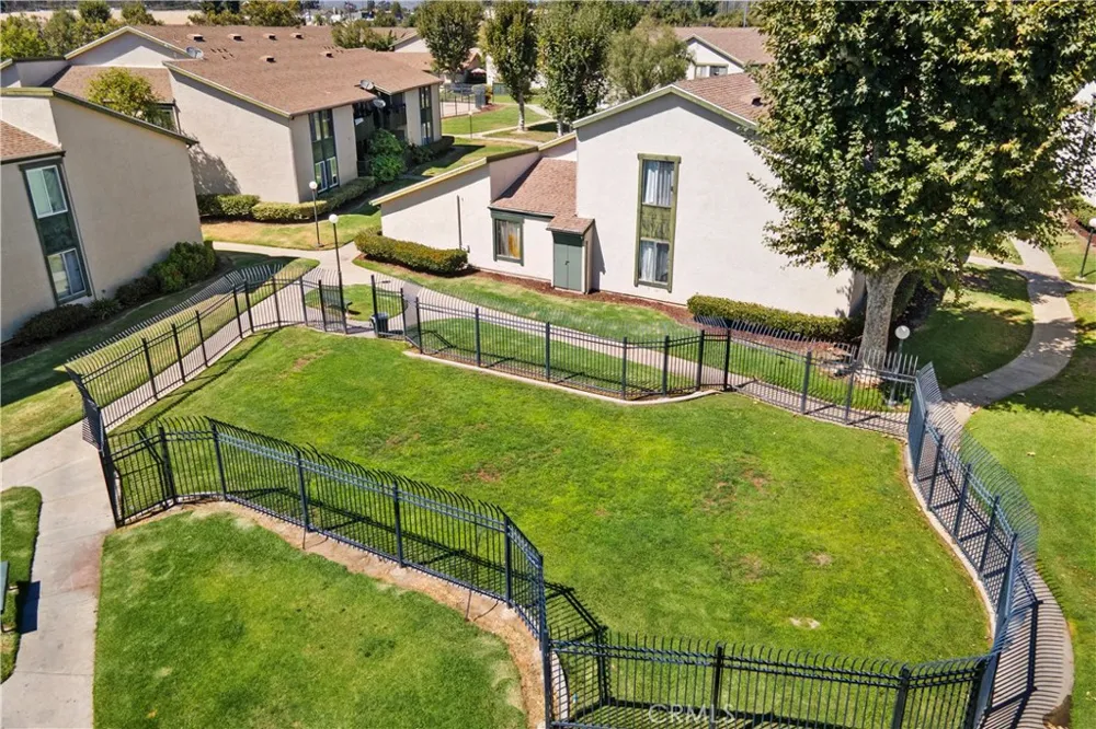 23282 Orange Avenue #6 Lake Forest, CA 92630