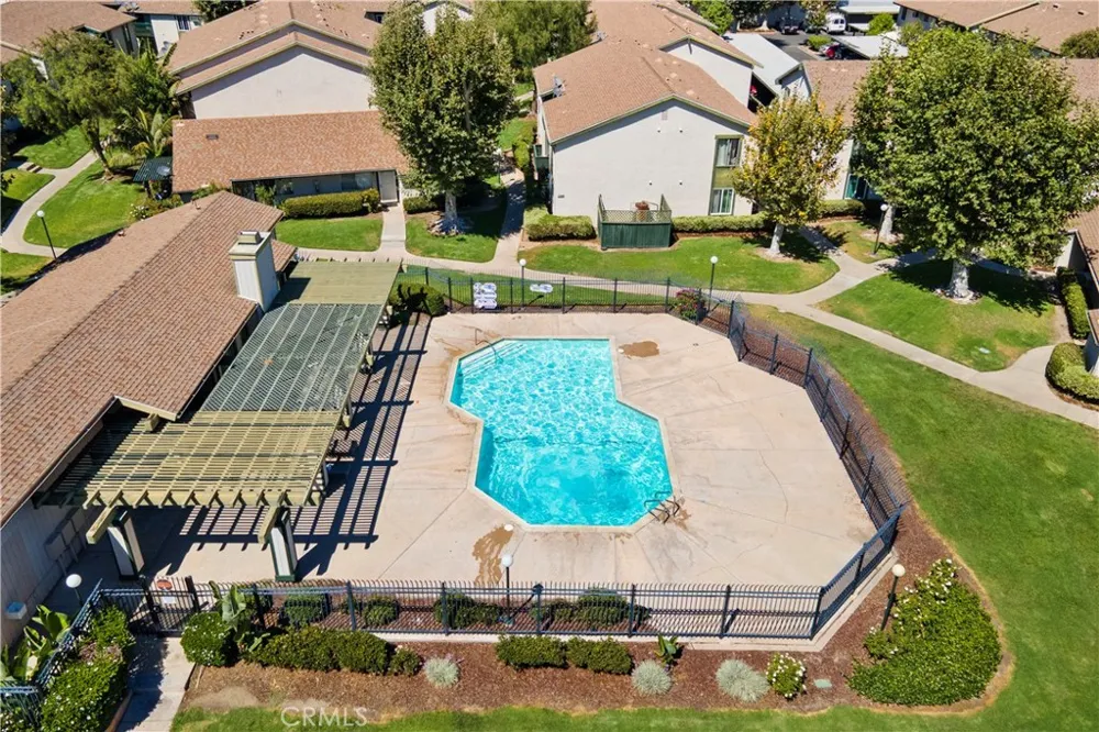 23282 Orange Avenue #6 Lake Forest, CA 92630