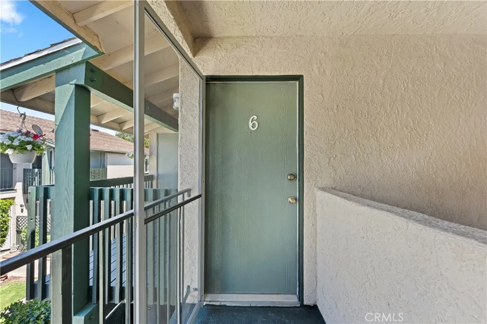 23282 Orange Avenue #6 Lake Forest, CA 92630