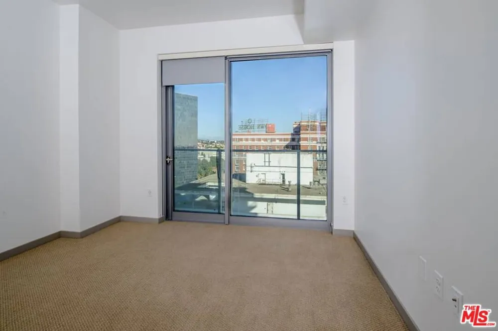 3033 Wilshire Avenue #1409 Los Angeles, CA 90010