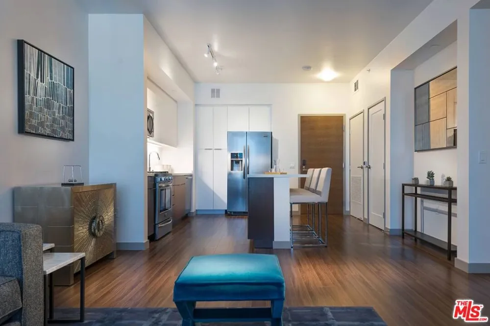 3033 Wilshire Avenue #1409 Los Angeles, CA 90010