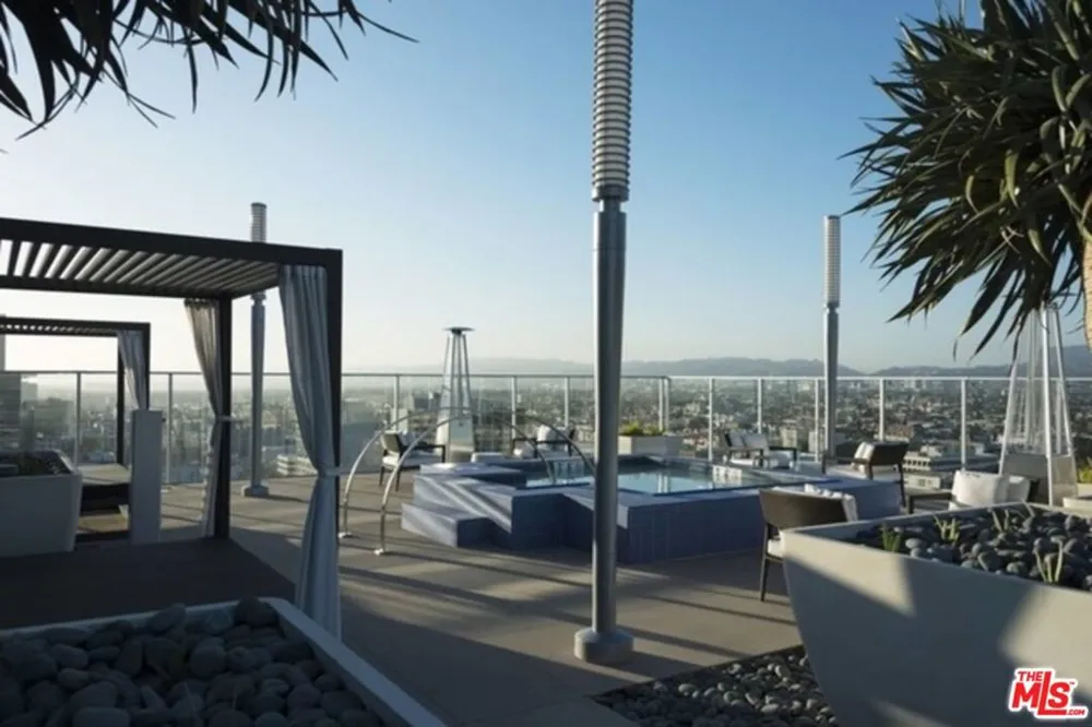 3033 Wilshire Avenue #1011 Los Angeles, CA 90010