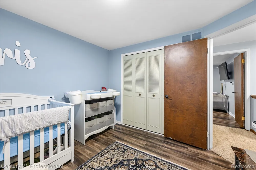 39349 Cadborough Drive Clinton Charter Township, MI 48038