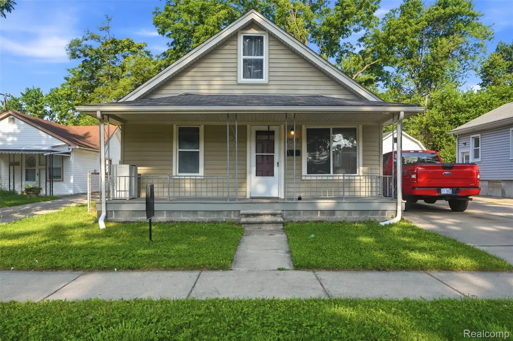 27085 Dartmouth Street Madison Heights City, MI 48071