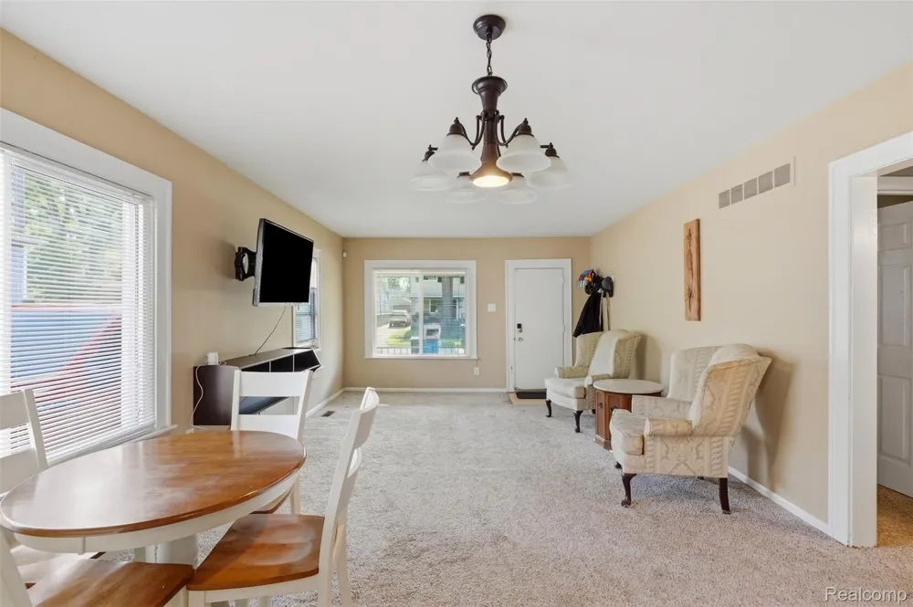 27085 Dartmouth Street Madison Heights City, MI 48071
