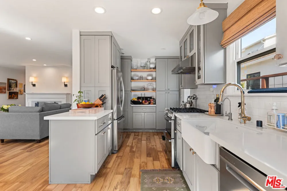 7560 Mcconnell Avenue Los Angeles, CA 90045