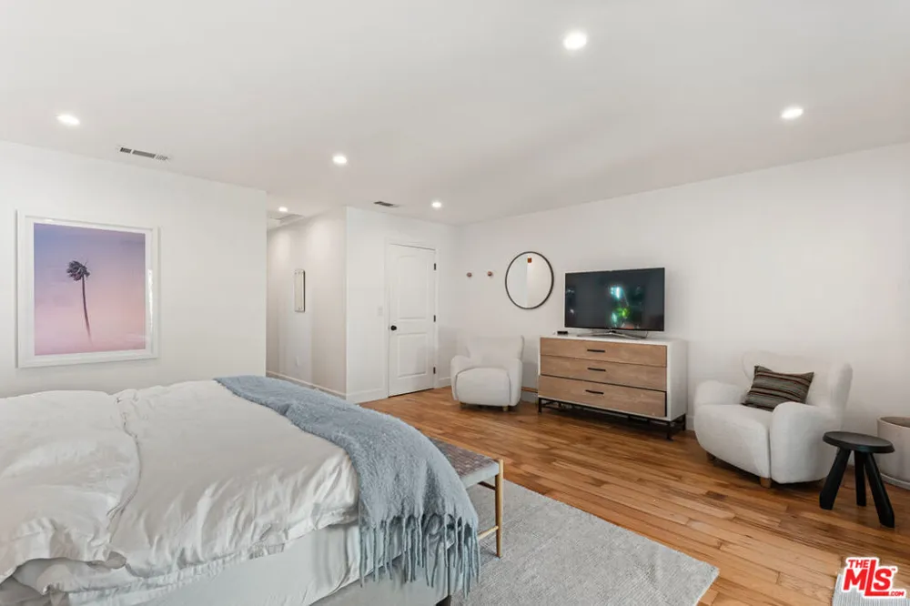 7560 Mcconnell Avenue Los Angeles, CA 90045