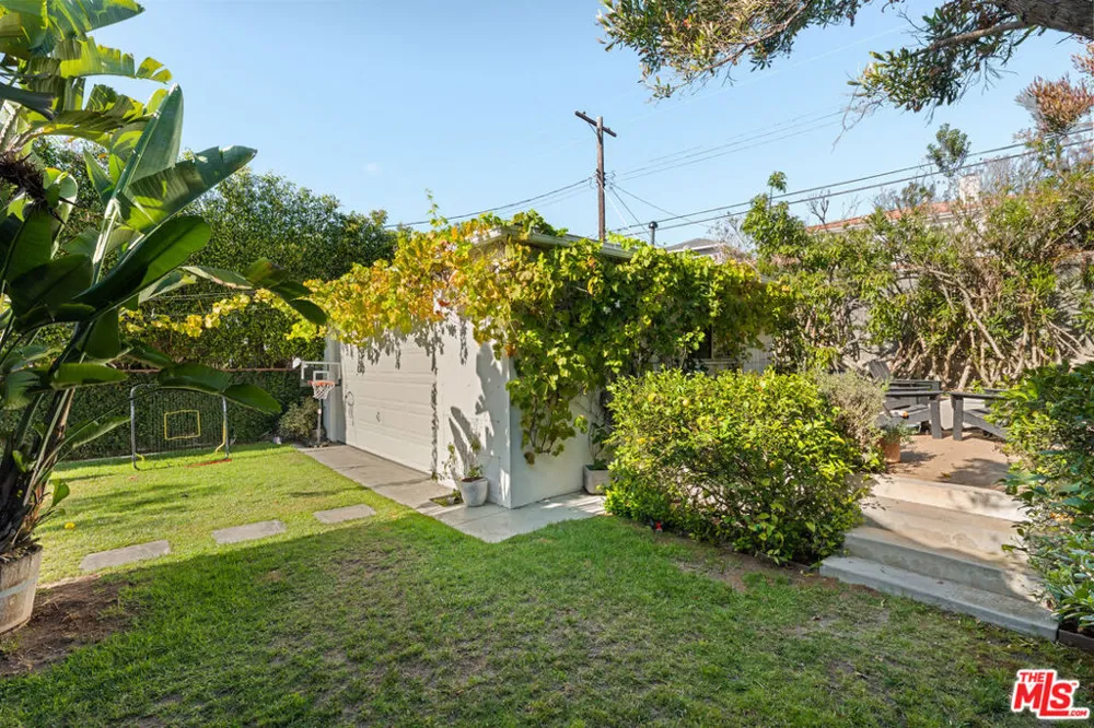 7560 Mcconnell Avenue Los Angeles, CA 90045
