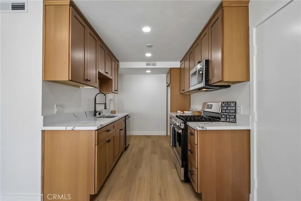 22965 Via Cereza Mission Viejo, CA 92691