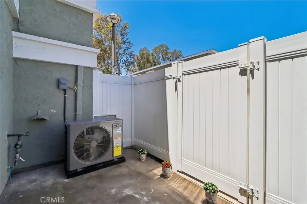 22965 Via Cereza Mission Viejo, CA 92691