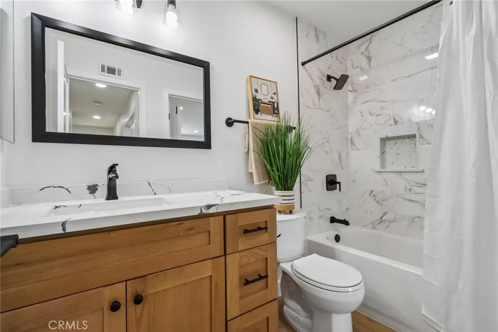 22965 Via Cereza Mission Viejo, CA 92691