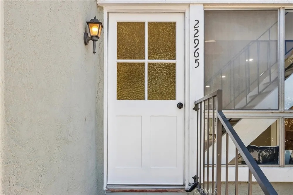 22965 Via Cereza Mission Viejo, CA 92691