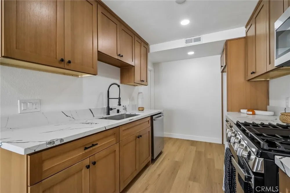 22965 Via Cereza Mission Viejo, CA 92691