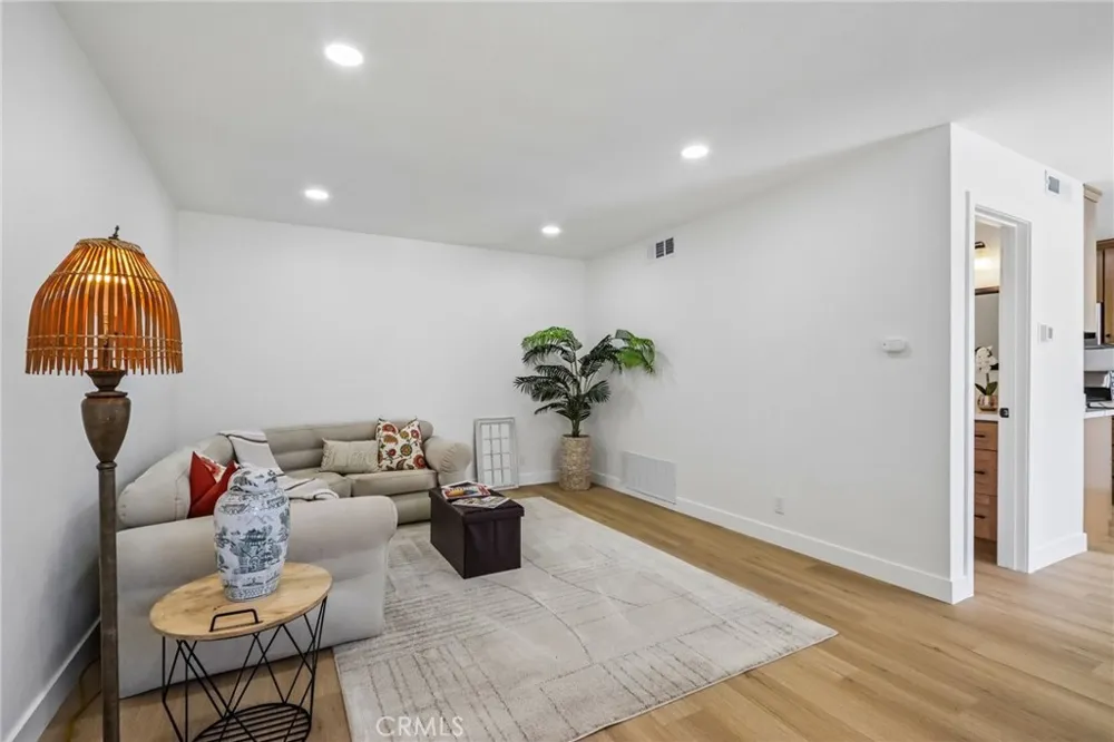22965 Via Cereza Mission Viejo, CA 92691