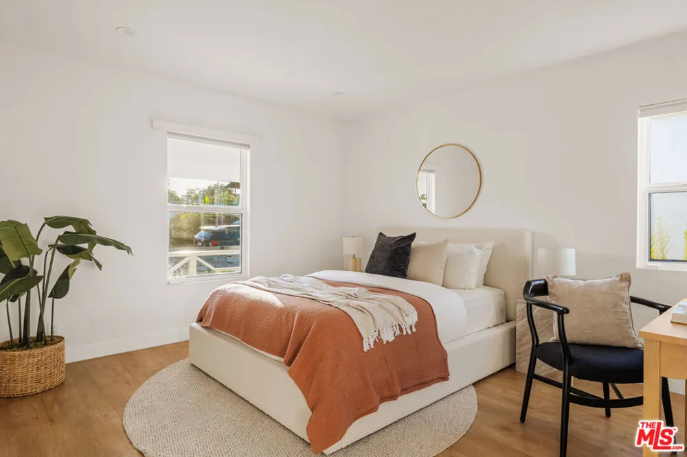 8356 Naylor Avenue Los Angeles, CA 90045