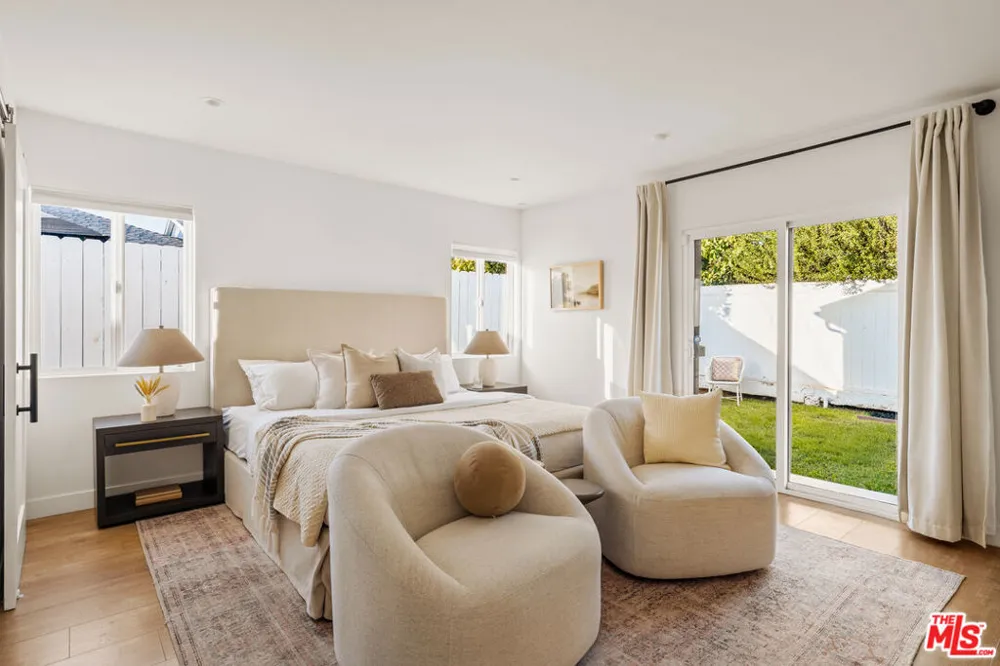 8356 Naylor Avenue Los Angeles, CA 90045