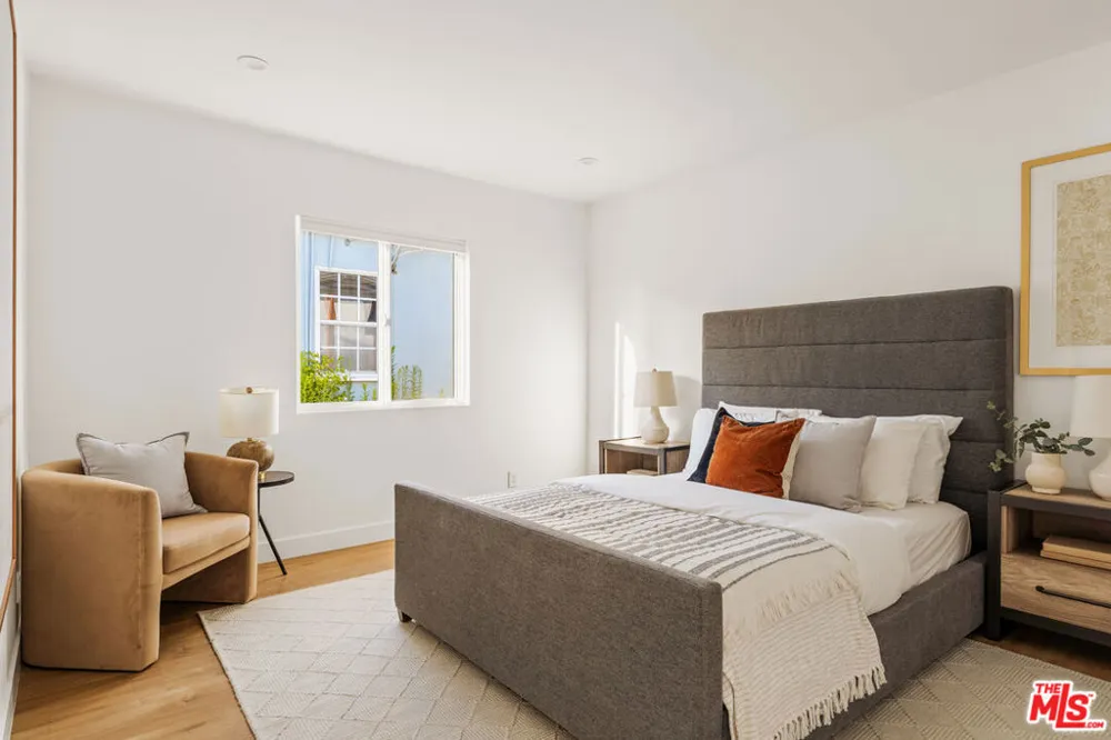 8356 Naylor Avenue Los Angeles, CA 90045