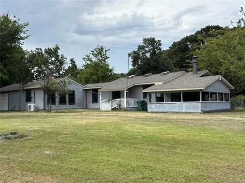 2535 Red Bud Trail