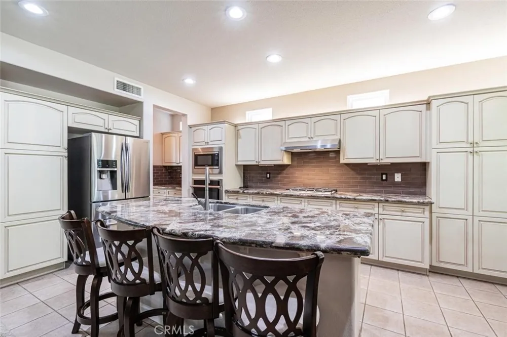4683 Arrow Ridge Clovis, CA 93619