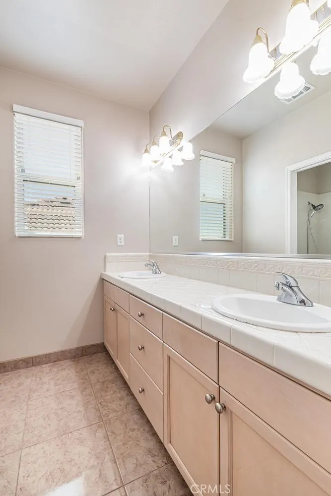 4683 Arrow Ridge Clovis, CA 93619