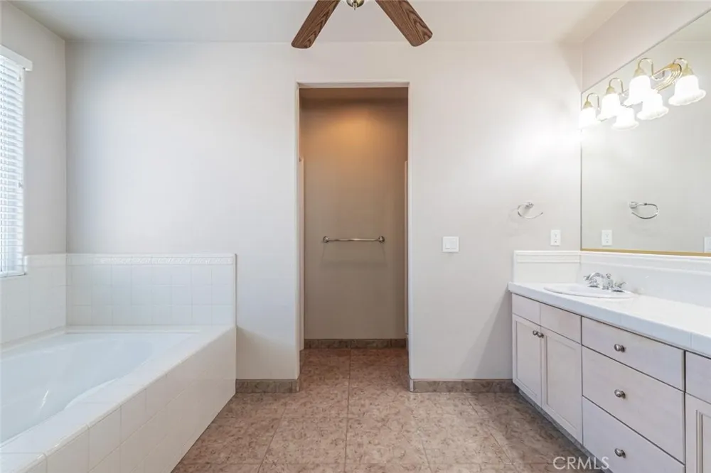 4683 Arrow Ridge Clovis, CA 93619