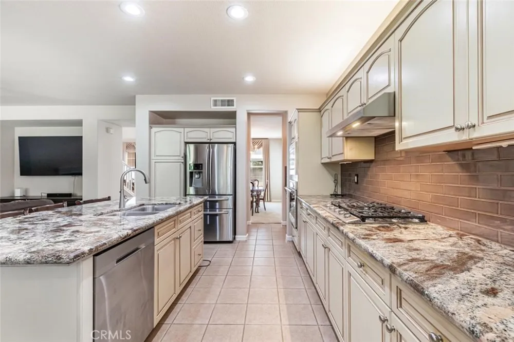 4683 Arrow Ridge Clovis, CA 93619