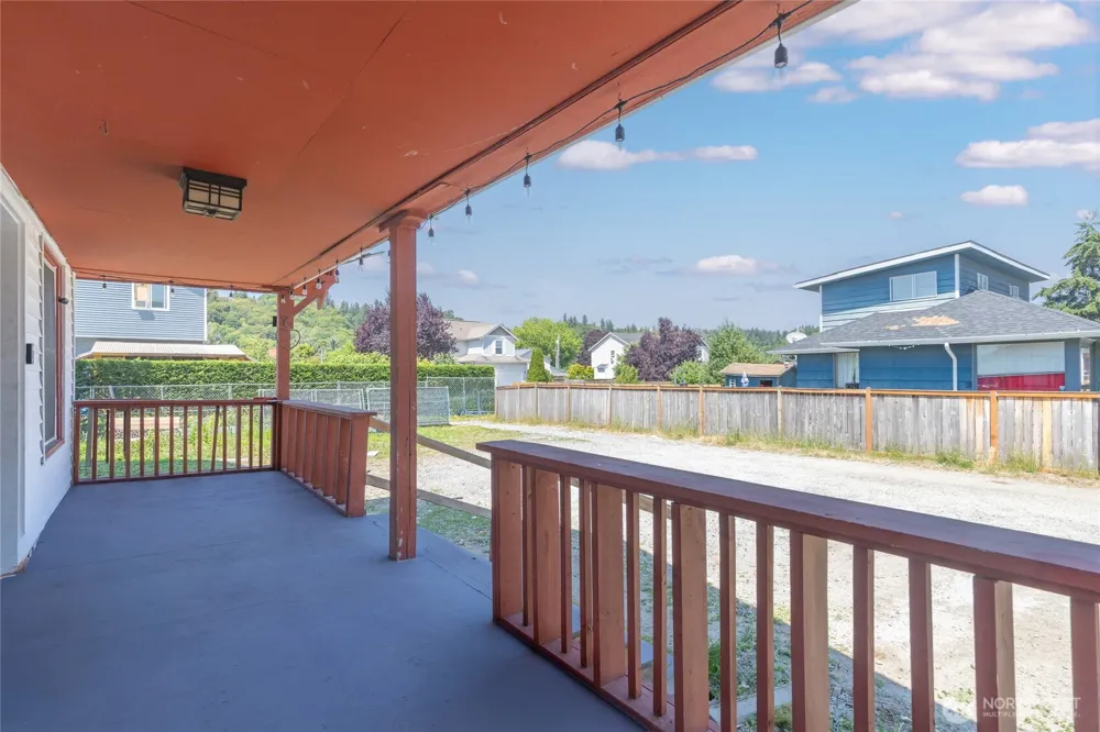 709 Celery Avenue Algona, WA 98001