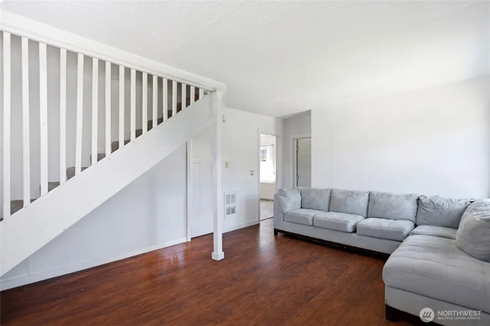 709 Celery Avenue Algona, WA 98001