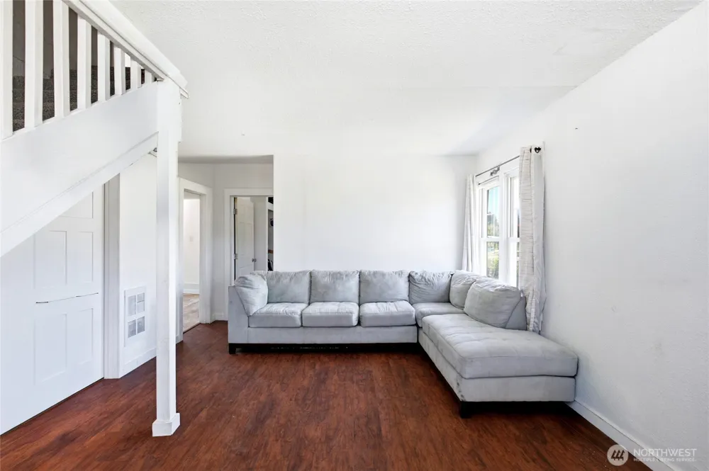 709 Celery Avenue Algona, WA 98001