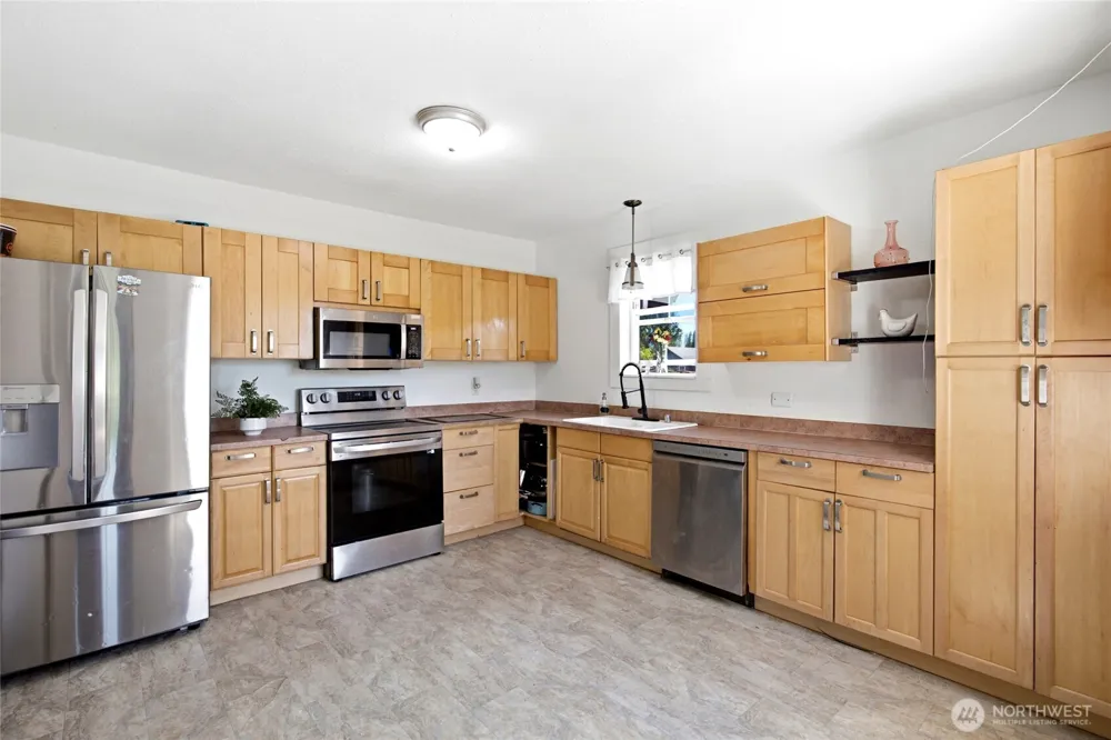 709 Celery Avenue Algona, WA 98001