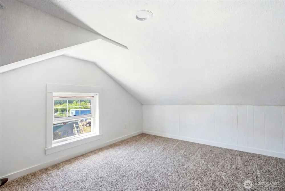 709 Celery Avenue Algona, WA 98001