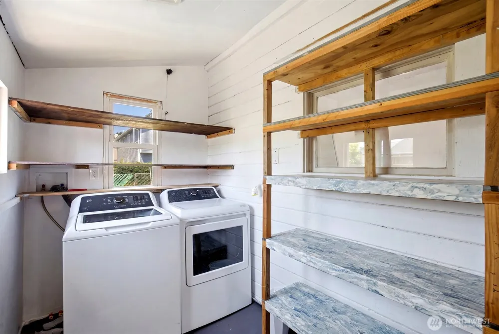 709 Celery Avenue Algona, WA 98001