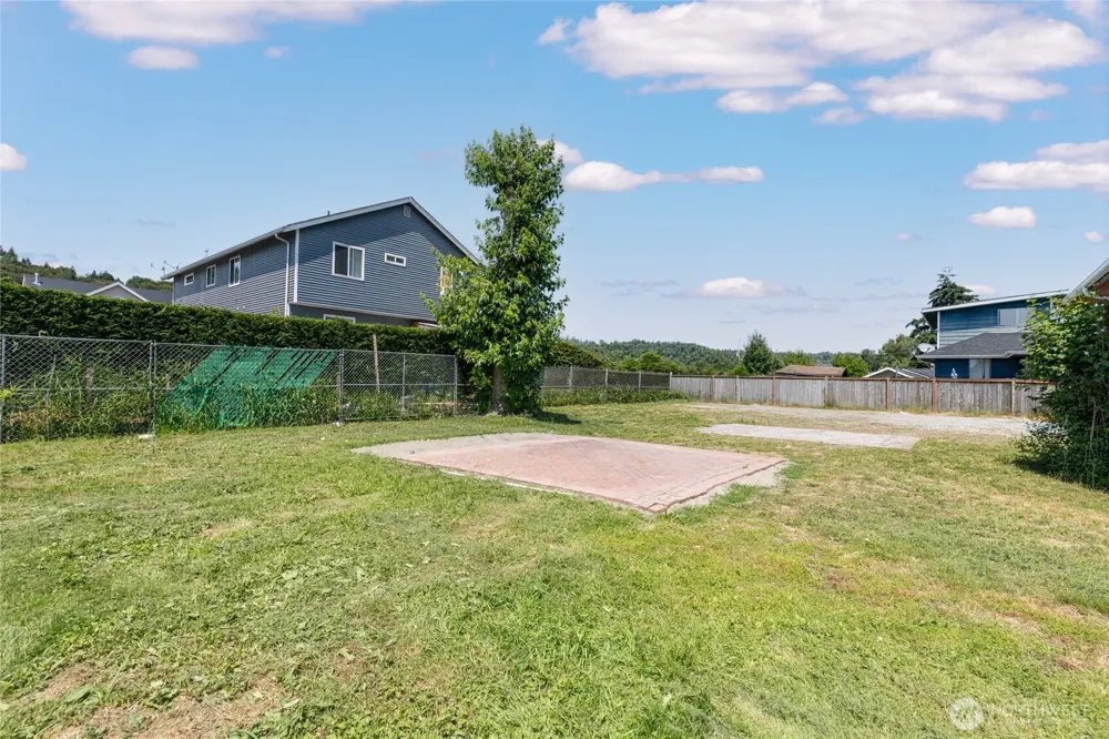 709 Celery Avenue Algona, WA 98001