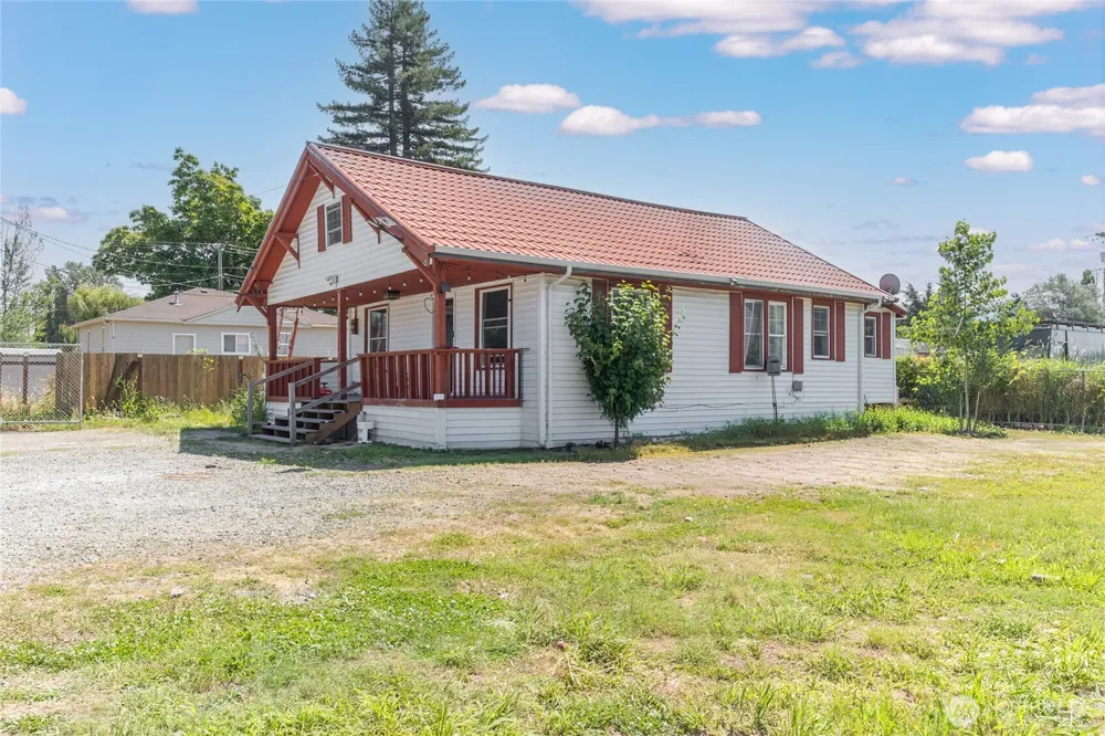 709 Celery Avenue Algona, WA 98001