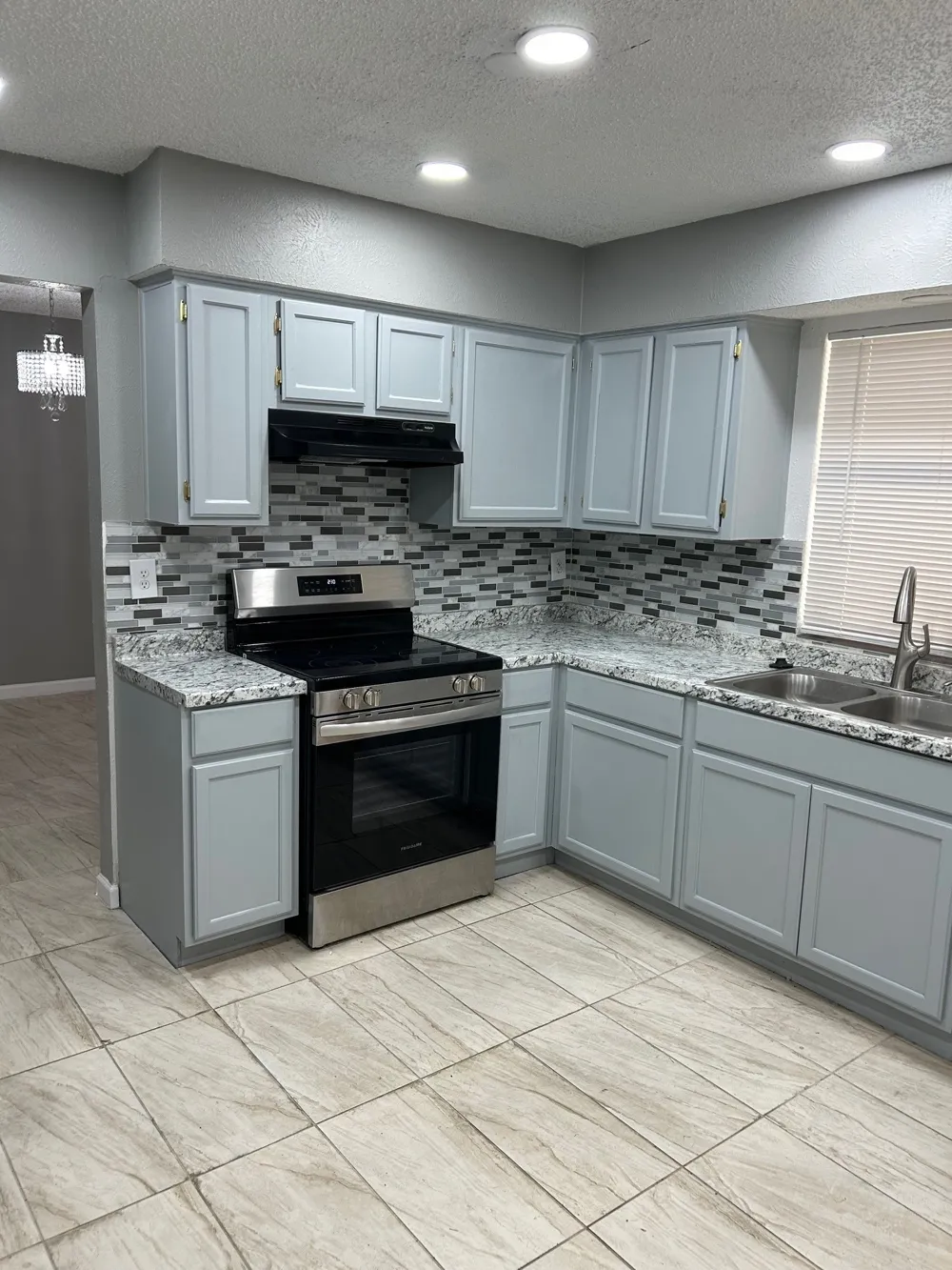 2319 Abbington Lane Grand Prairie, TX 75052