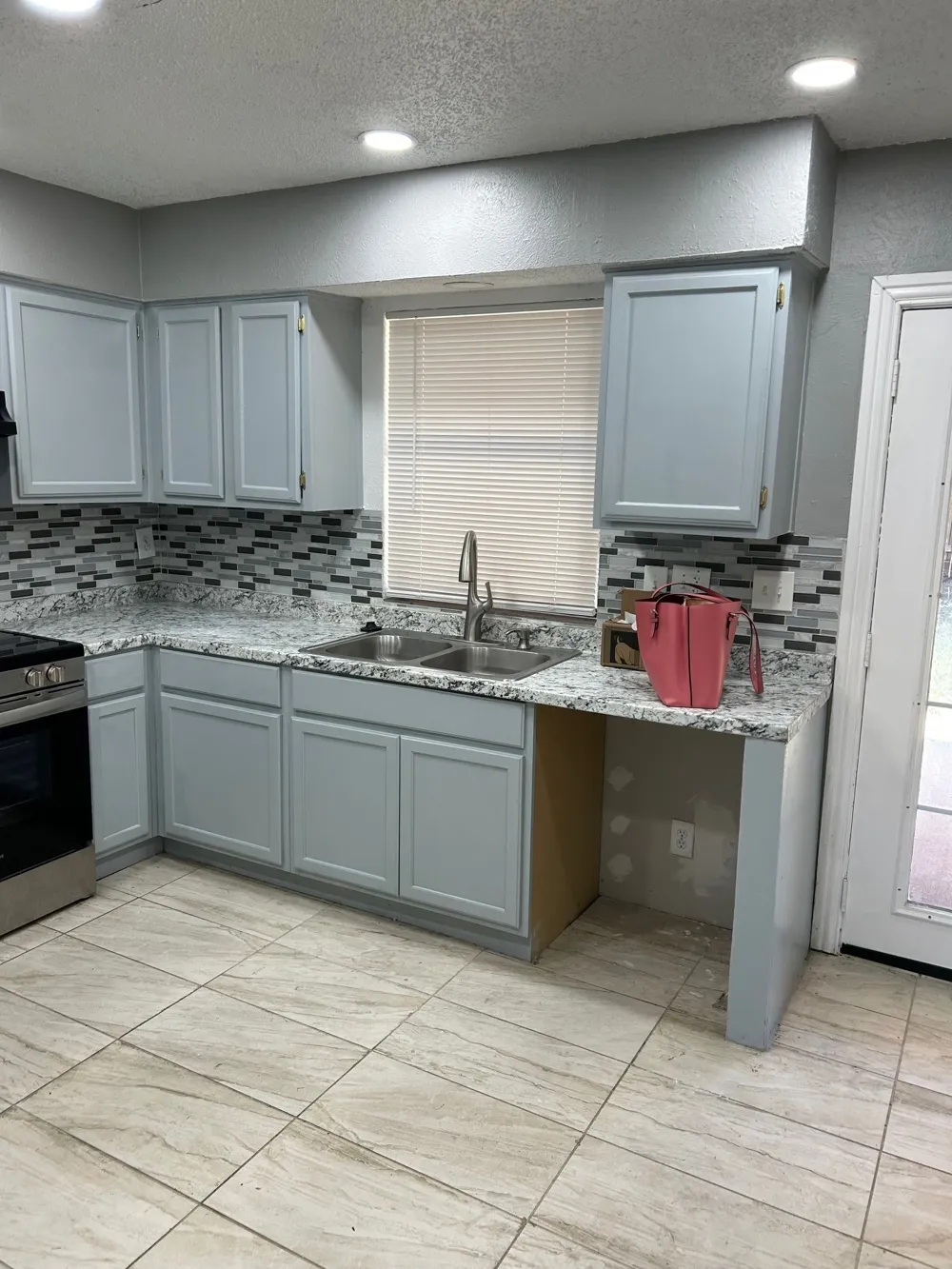 2319 Abbington Lane Grand Prairie, TX 75052