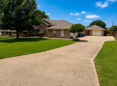 421 Bluebonnet Lane