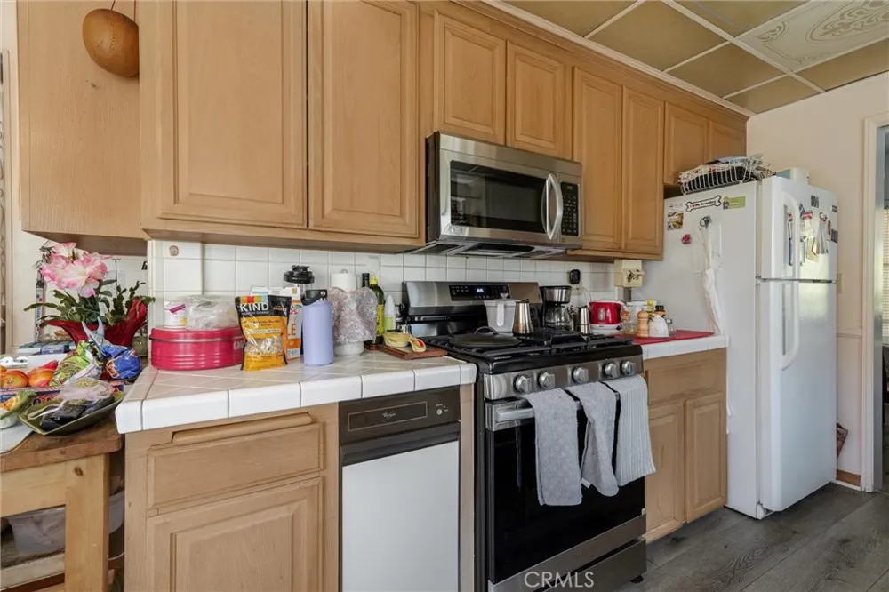 5790 Bucknell Avenue North Hollywood, CA 91607
