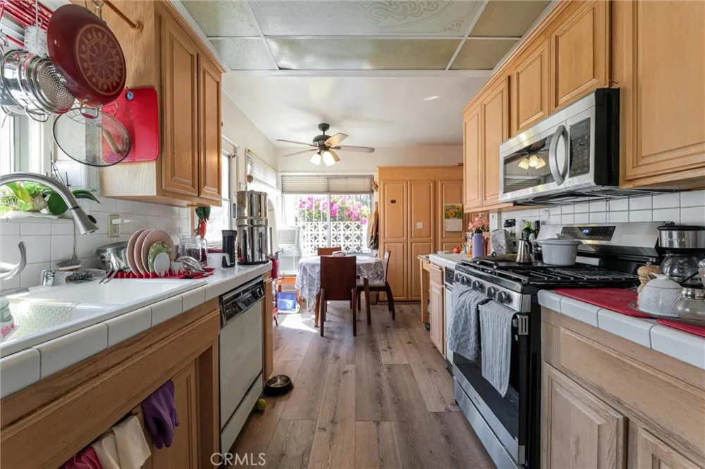 5790 Bucknell Avenue North Hollywood, CA 91607