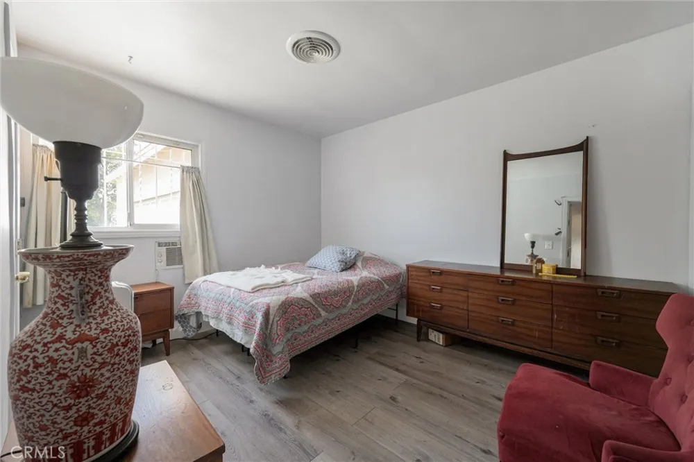 5790 Bucknell Avenue North Hollywood, CA 91607