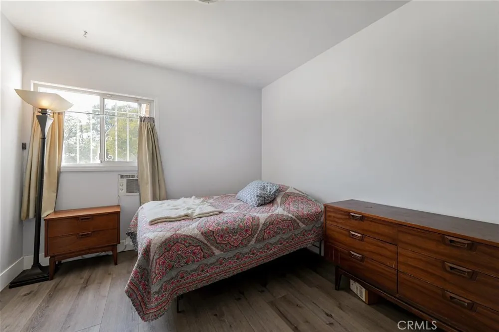 5790 Bucknell Avenue North Hollywood, CA 91607