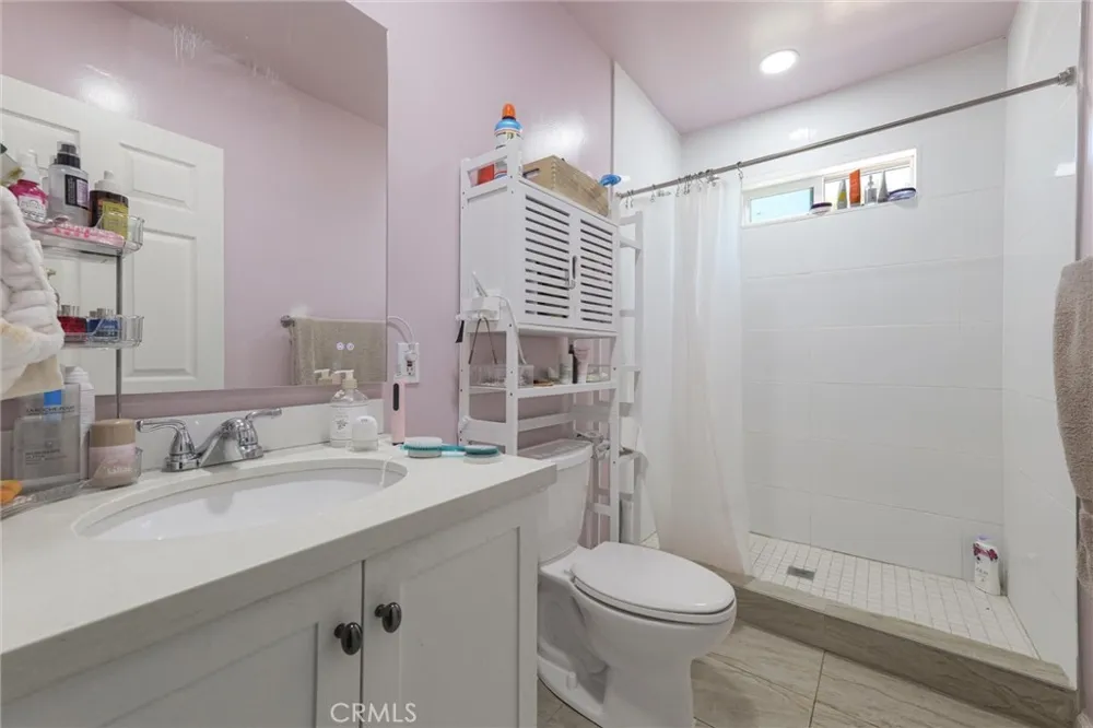 5790 Bucknell Avenue North Hollywood, CA 91607